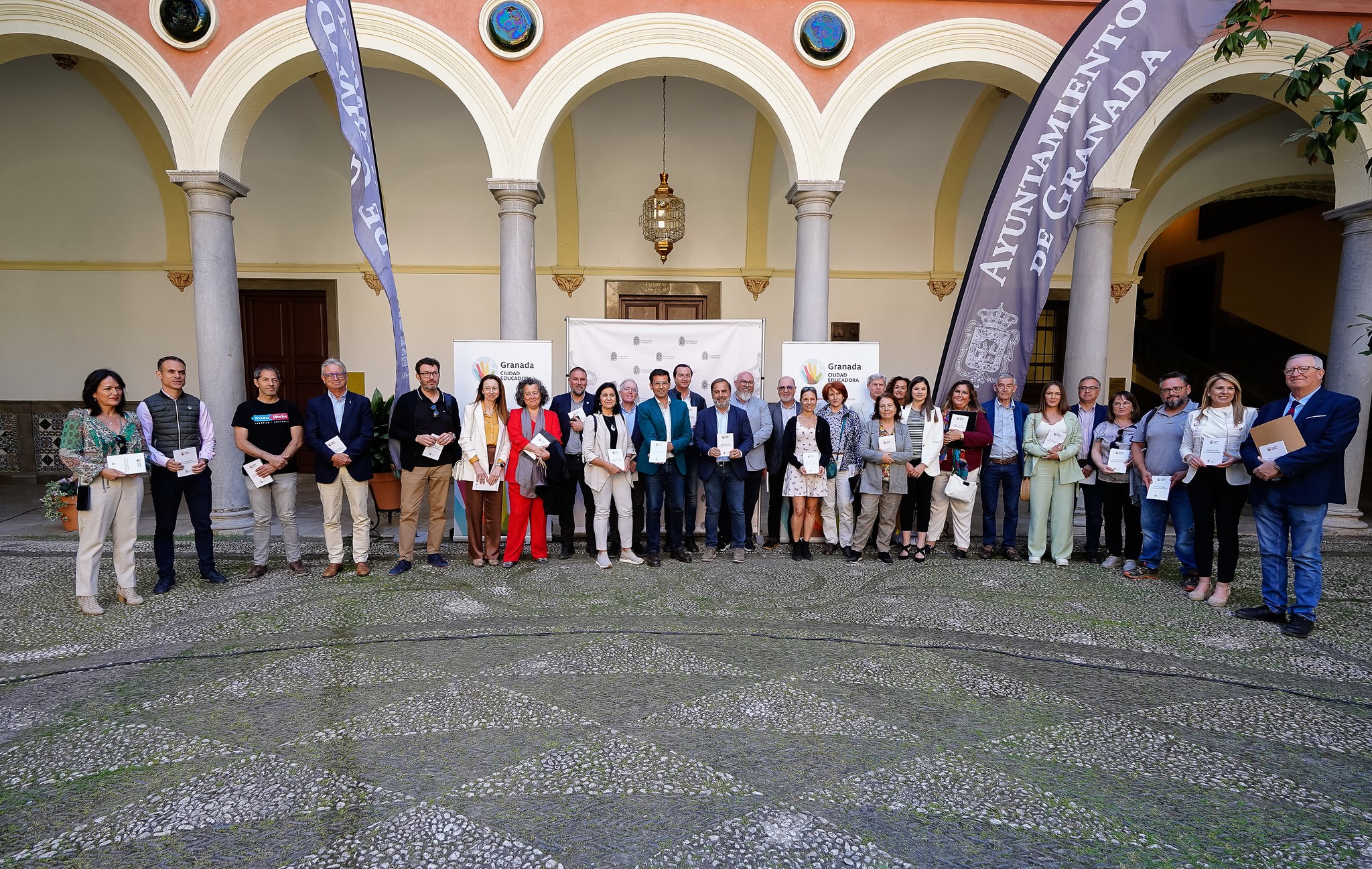 Foto de Familia Pacto por una Granada Educadora